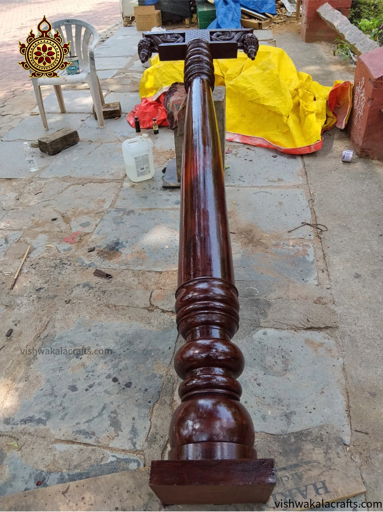 wooden carved piller