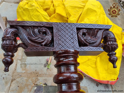 wooden carved piller